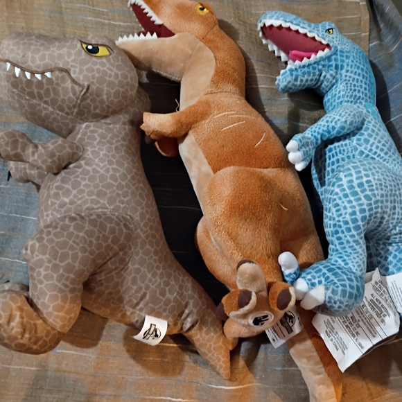 Universal Toys Jurassic World Dinosaur Plush Trio Poshmark universal-toys-jurassic-world-dinosaur-plush-trio-poshmark